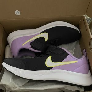 Nike girls Star Runner 3, size 3